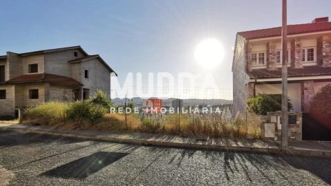 Terreno para Venda em Sé, Santa Maria e Meixedo