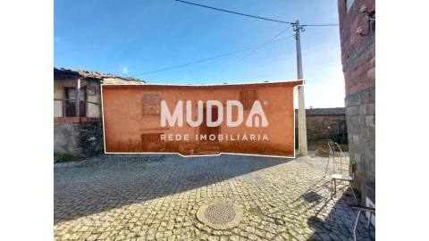 Moradia T2 para Venda em Donai