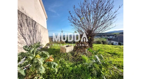 Moradia T2 para Venda em Donai