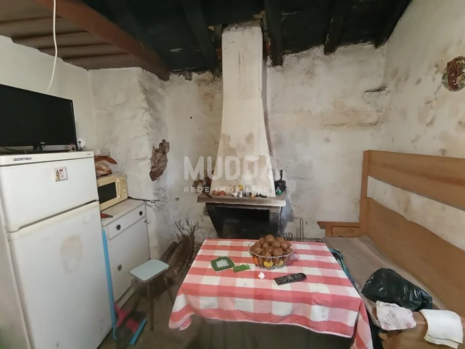 Moradia T4 para Venda em Santa Leocadia Foto 8