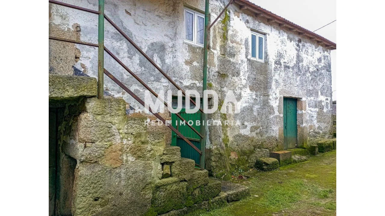 Moradia T4 para Venda em Santa Leocadia Foto 12