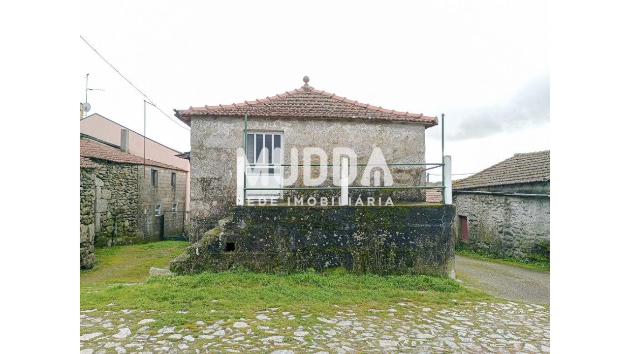 Moradia T4 para Venda em Santa Leocadia Foto 10