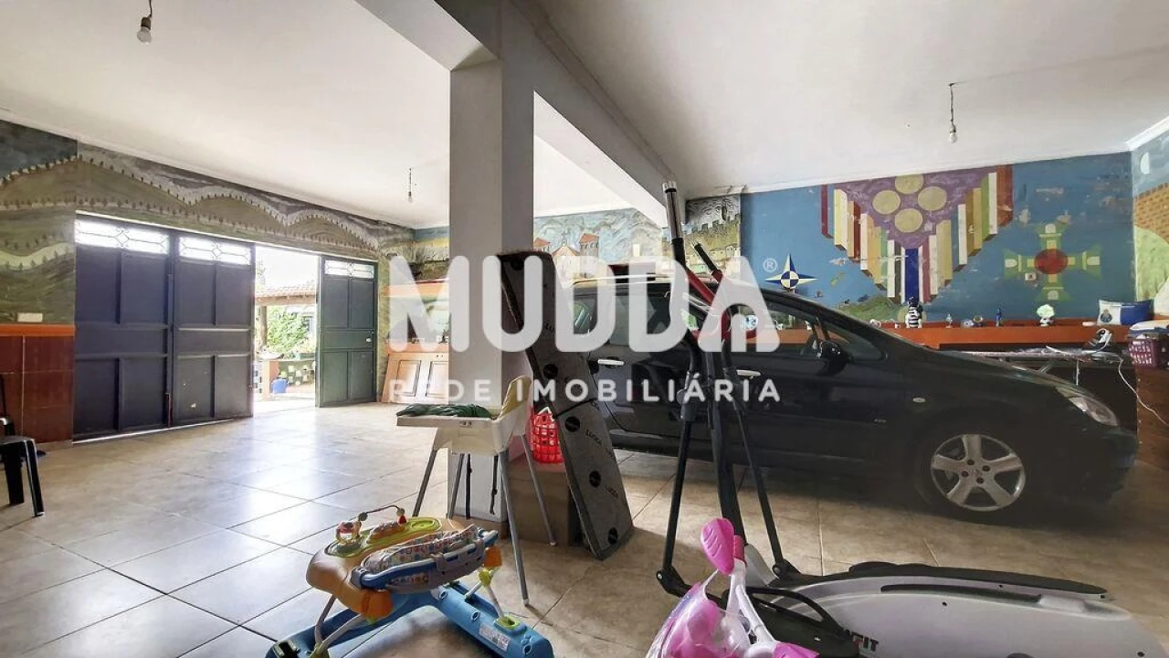 Moradia T4 para Venda em Sé, Santa Maria e Meixedo Foto 4