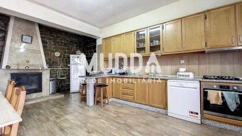 Moradia T4 para Venda em Sé, Santa Maria e Meixedo