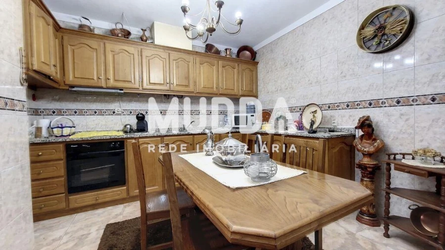 Moradia T4 para Venda em Sé, Santa Maria e Meixedo Foto 9