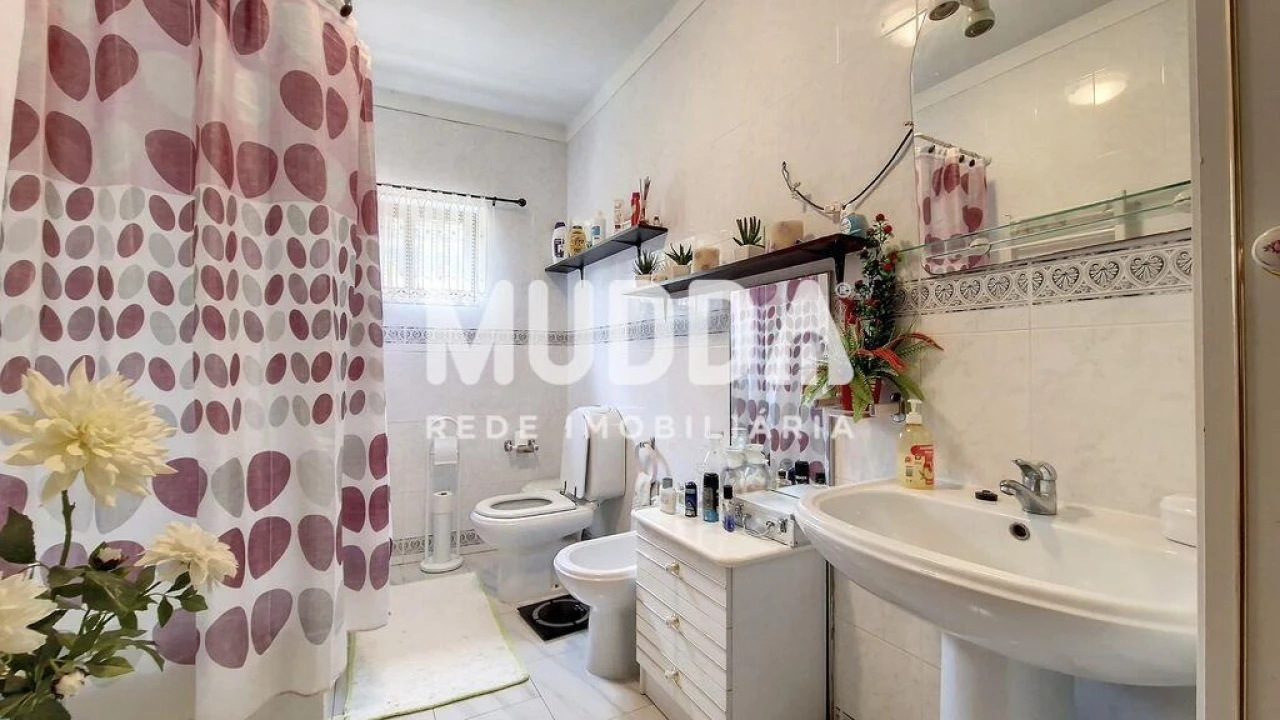Moradia T4 para Venda em Sé, Santa Maria e Meixedo Foto 10