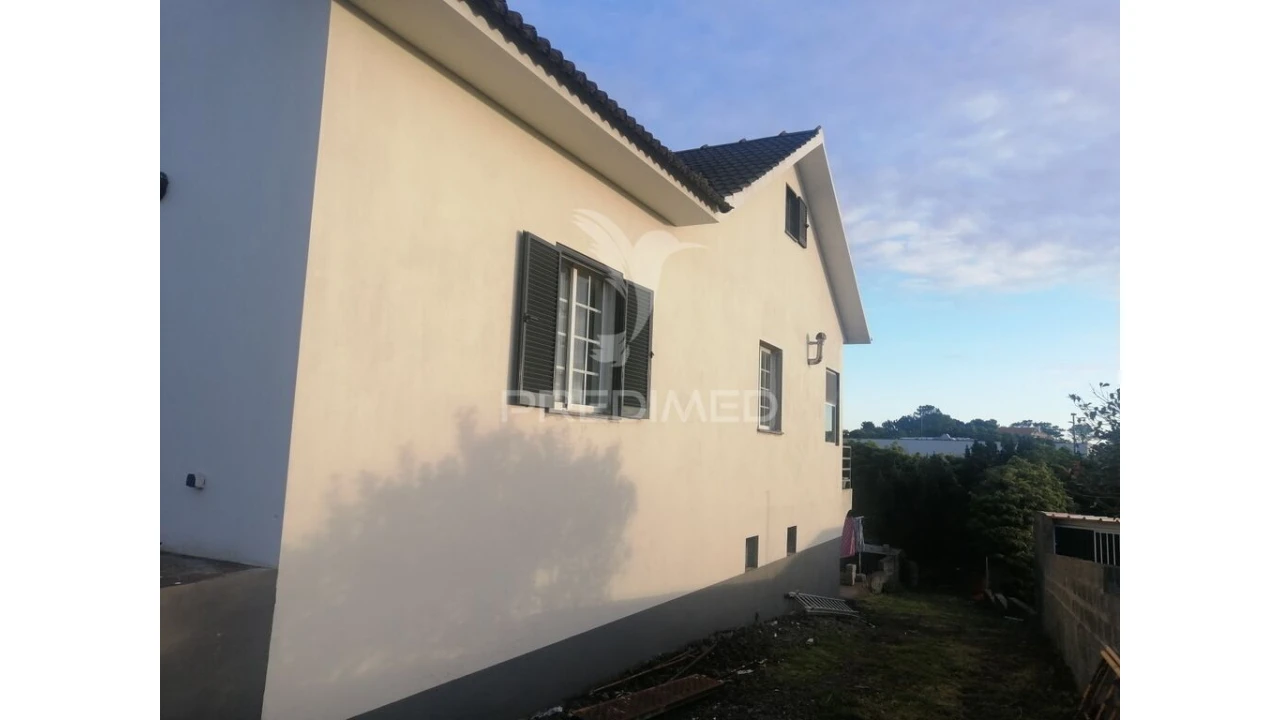 Moradia T4 para Venda em Madalena Foto 5