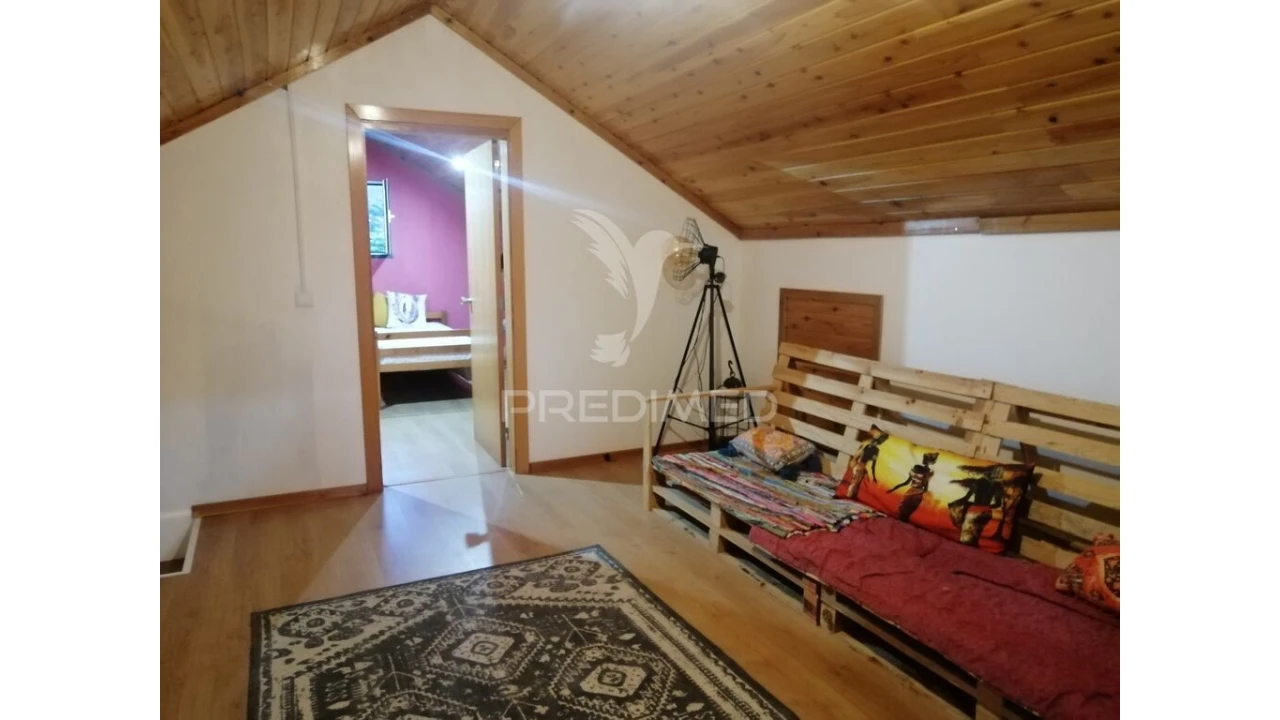 Moradia T4 para Venda em Madalena Foto 18