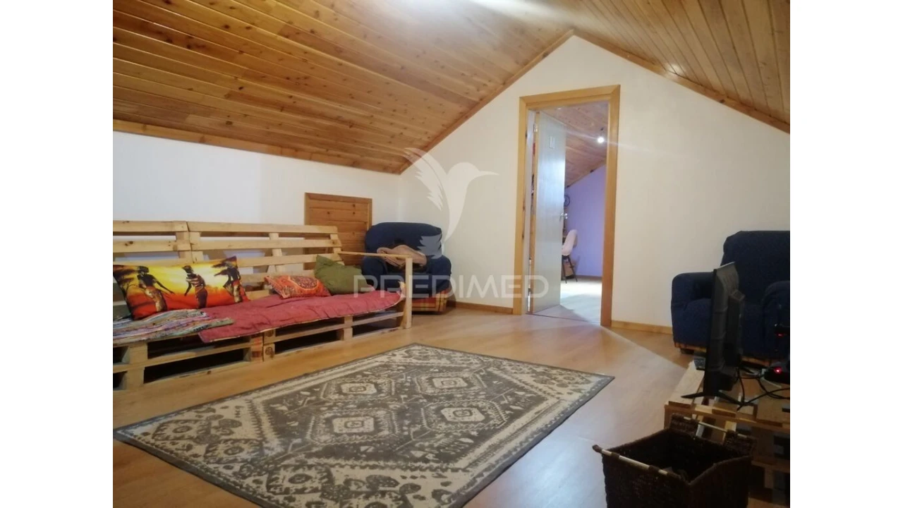 Moradia T4 para Venda em Madalena Foto 17