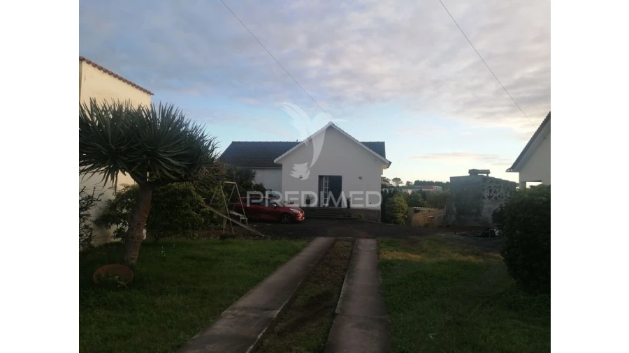 Moradia T4 para Venda em Madalena Foto 4