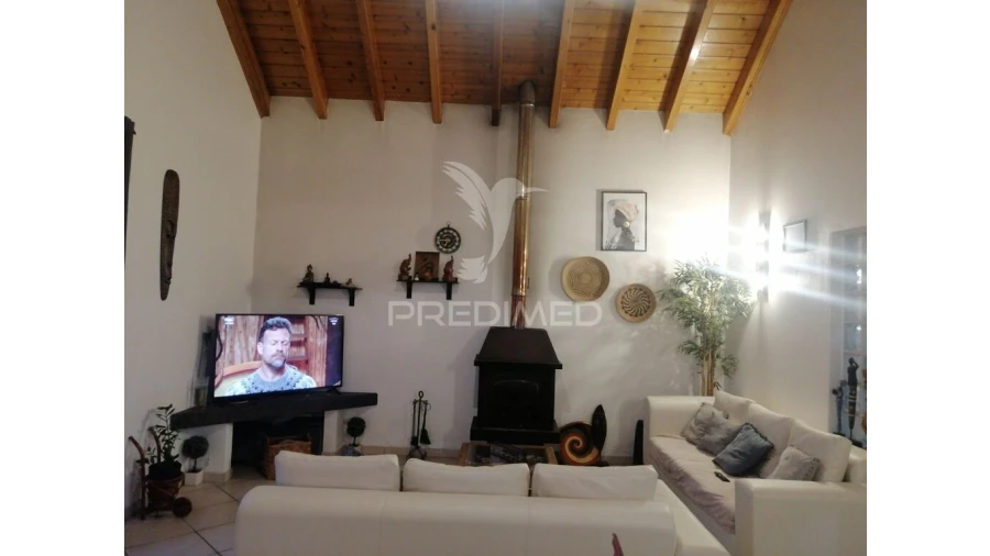 Moradia T4 para Venda em Madalena Foto 10