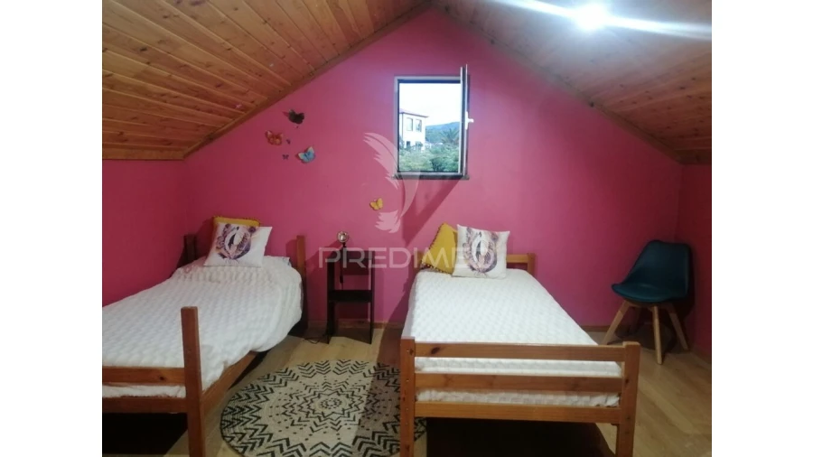 Moradia T4 para Venda em Madalena Foto 19