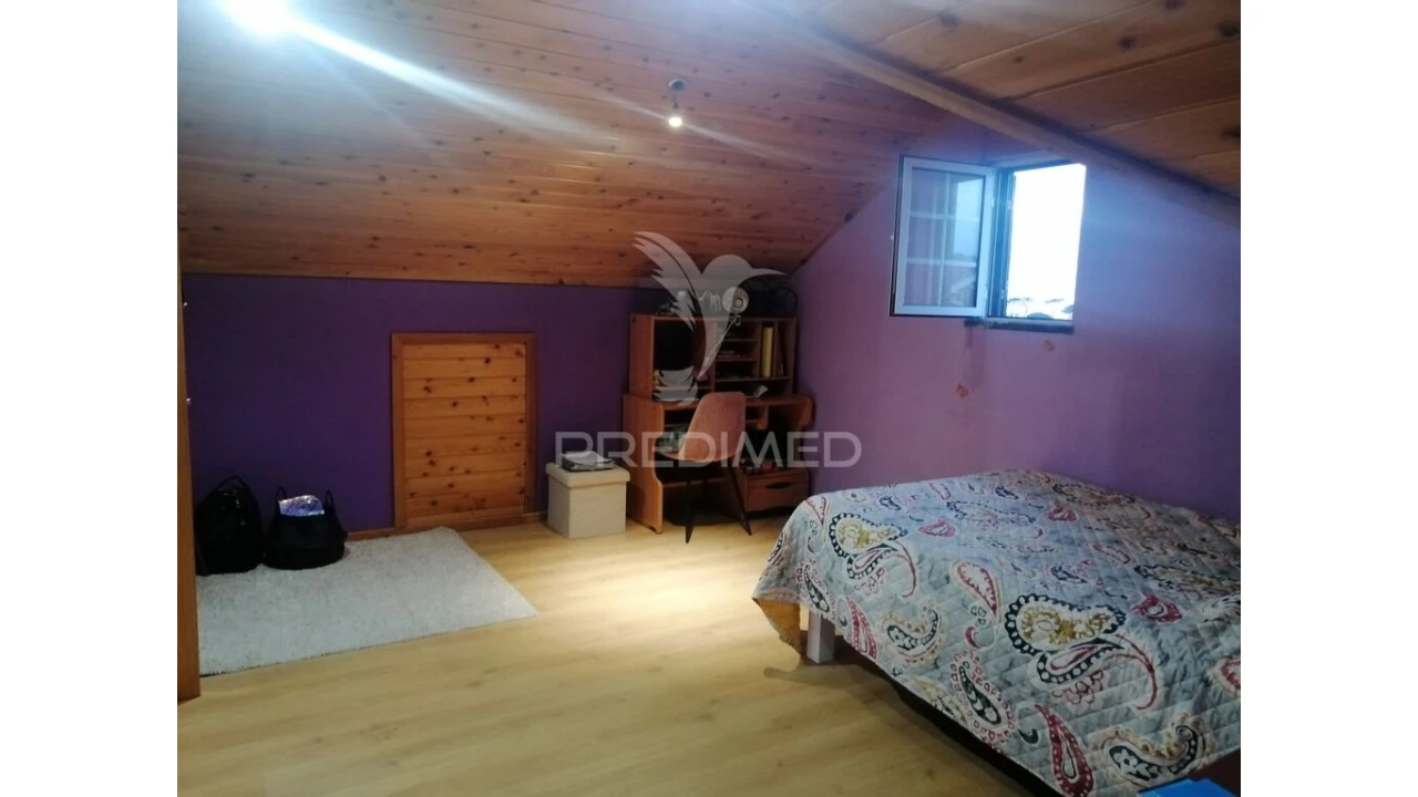 Moradia T4 para Venda em Madalena Foto 16