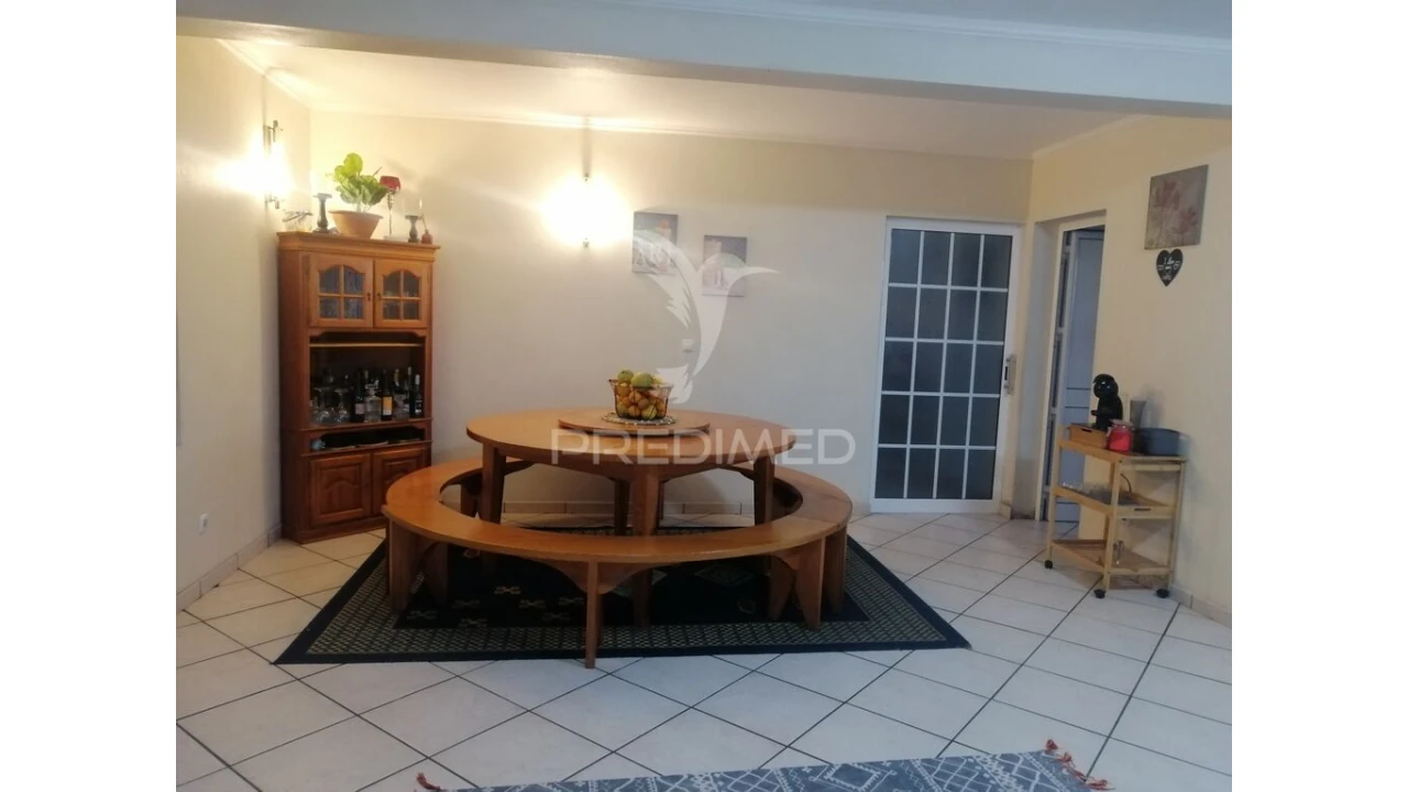 Moradia T4 para Venda em Madalena Foto 7