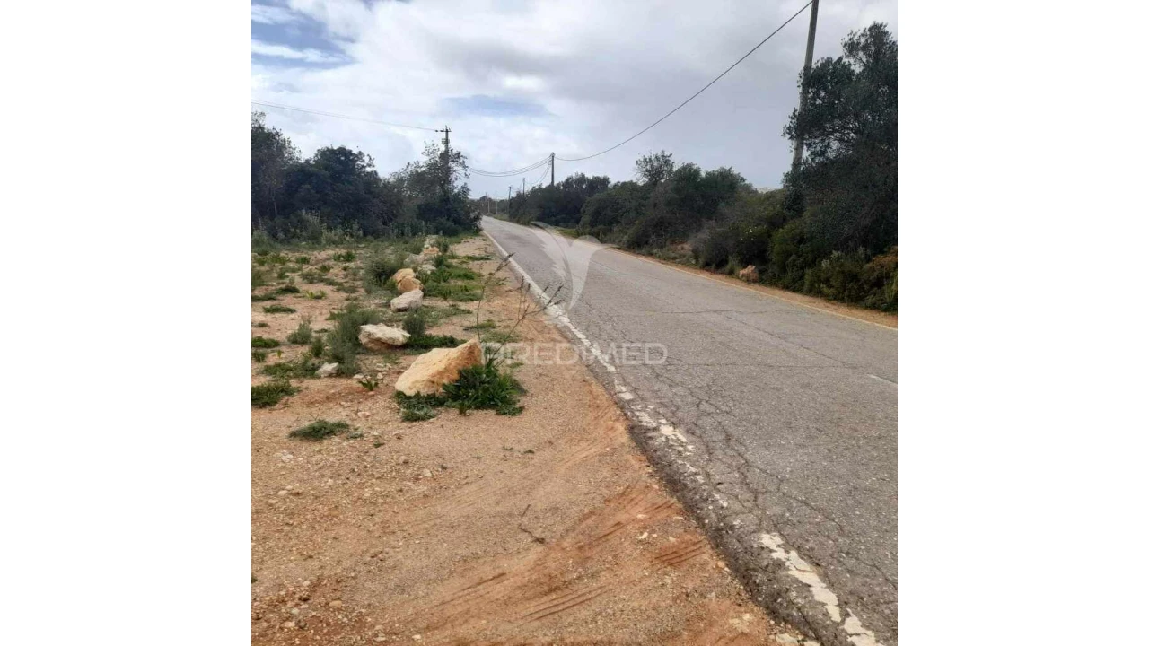 Terreno para Venda em Quelfes Foto 5