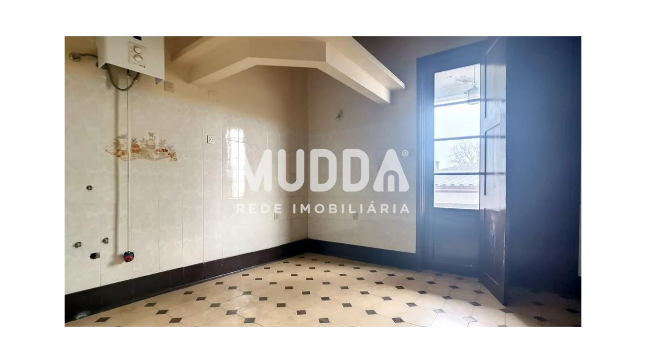 Moradia T4 para Venda em Calvão e Soutelinho da Raia Foto 7