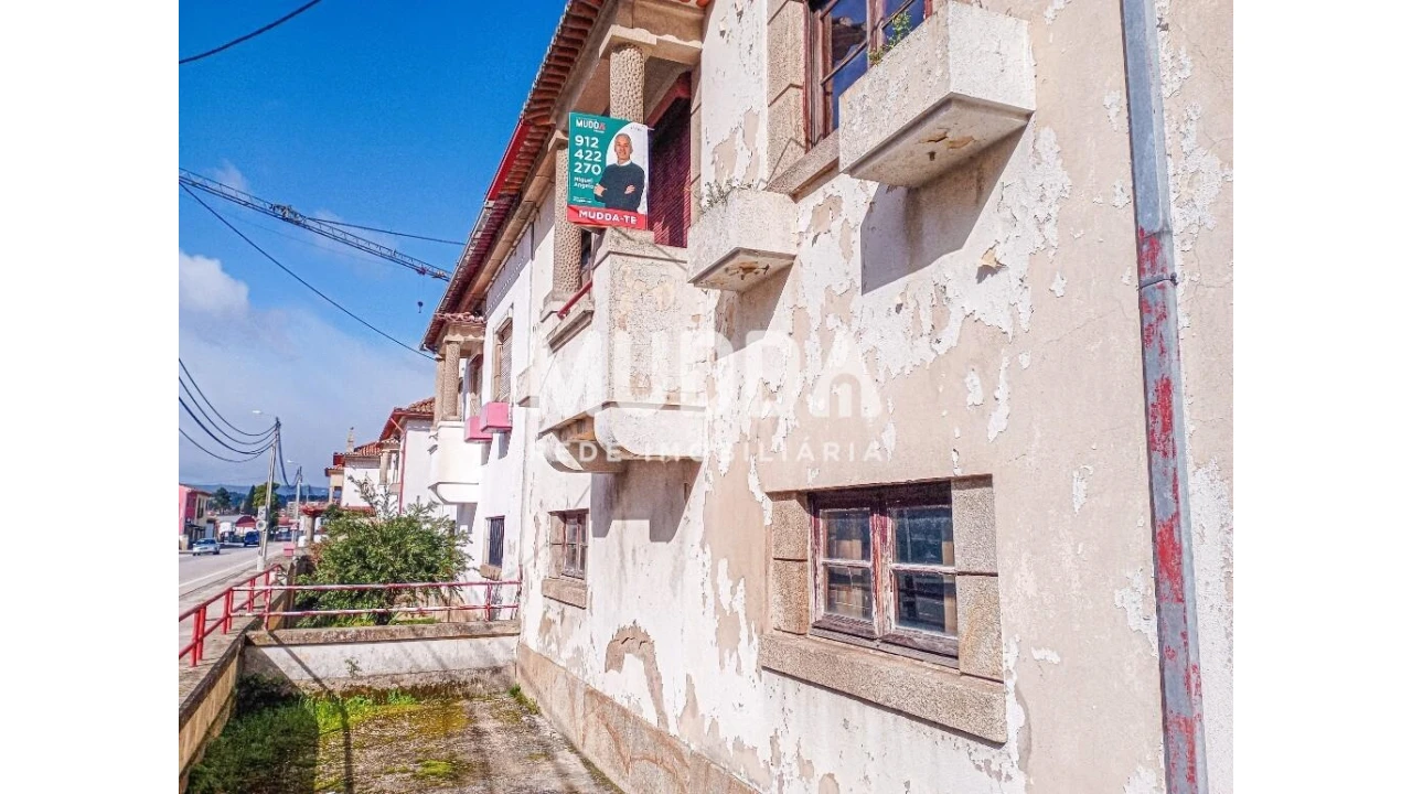 Moradia T4 para Venda em Calvão e Soutelinho da Raia Foto 1