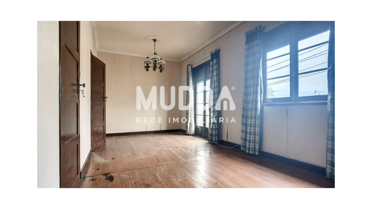 Moradia T4 para Venda em Calvão e Soutelinho da Raia Foto 4