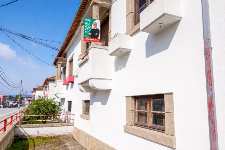 Moradia T4 para Venda em Calvão e Soutelinho da Raia Foto 1