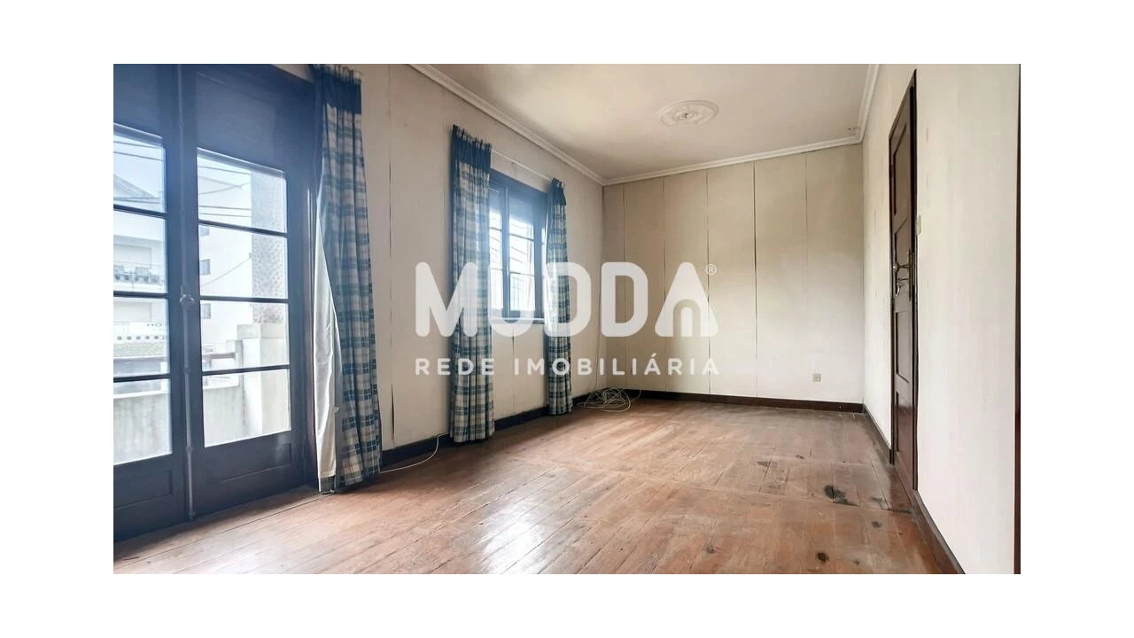 Moradia T4 para Venda em Calvão e Soutelinho da Raia Foto 5