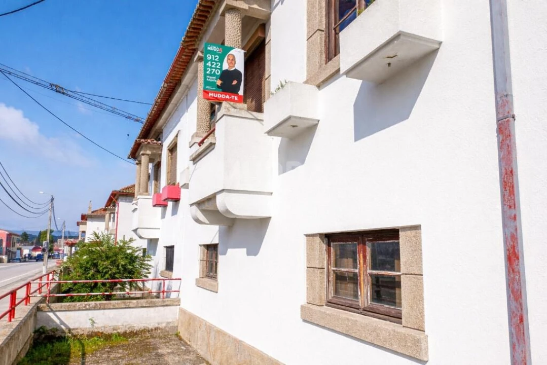 Moradia T4 para Venda em Calvão e Soutelinho da Raia Foto 1