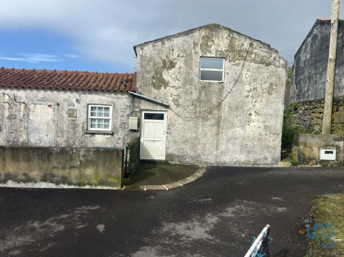 Moradia T2 para Venda em Santo Amaro Foto 2