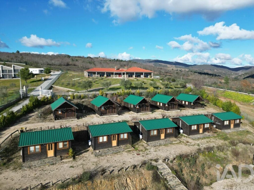 Moradia T10 para Venda em Podence e Santa Combinha Foto 3