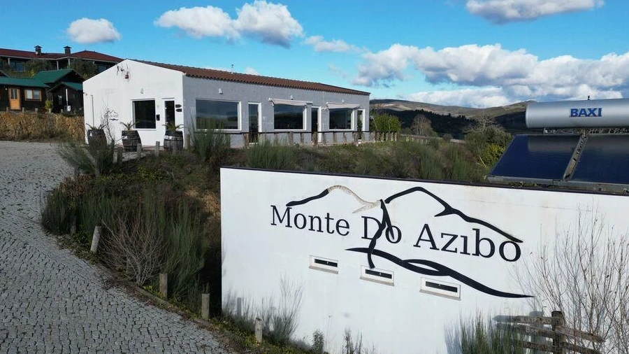 Moradia T10 para Venda em Podence e Santa Combinha