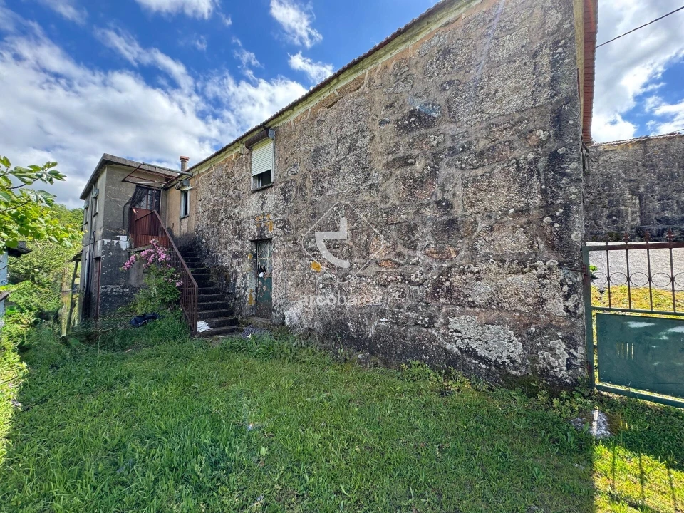 Moradia T4 para Venda em Miranda Foto 4