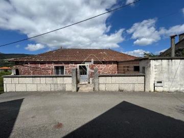 Moradia T4 para Venda em Miranda