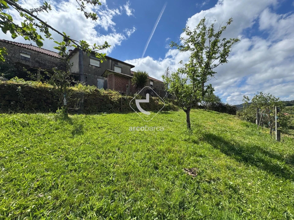 Moradia T4 para Venda em Miranda Foto 6