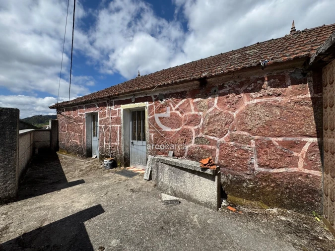 Moradia T4 para Venda em Miranda Foto 2