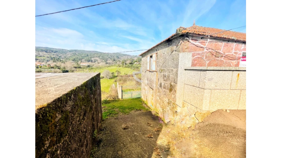 Moradia T4 para Venda em Miranda Foto 34