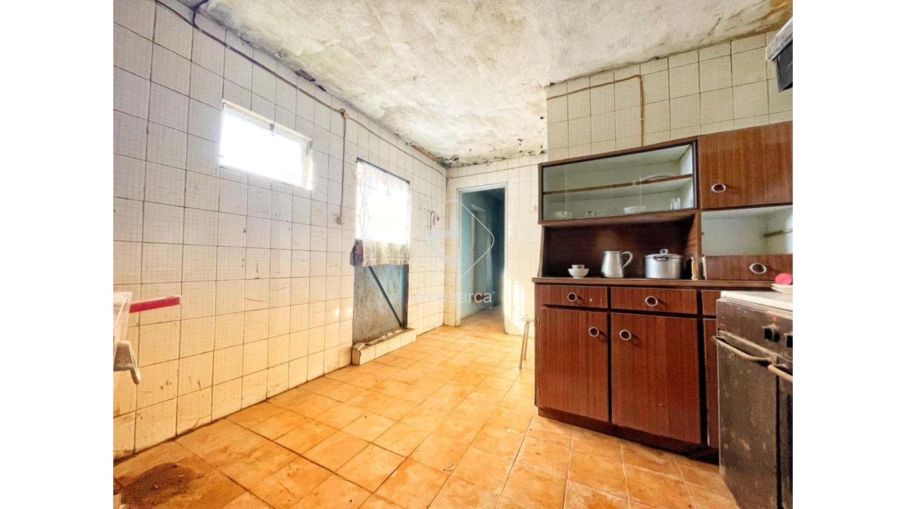 Moradia T4 para Venda em Miranda Foto 5