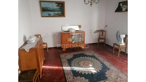 Moradia T4 para Venda em Alagoa