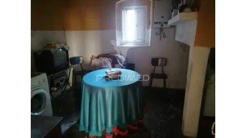Moradia T4 para Venda em Alagoa