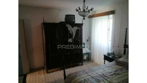 Moradia T4 para Venda em Alagoa
