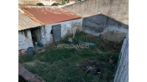 Moradia T4 para Venda em Alagoa