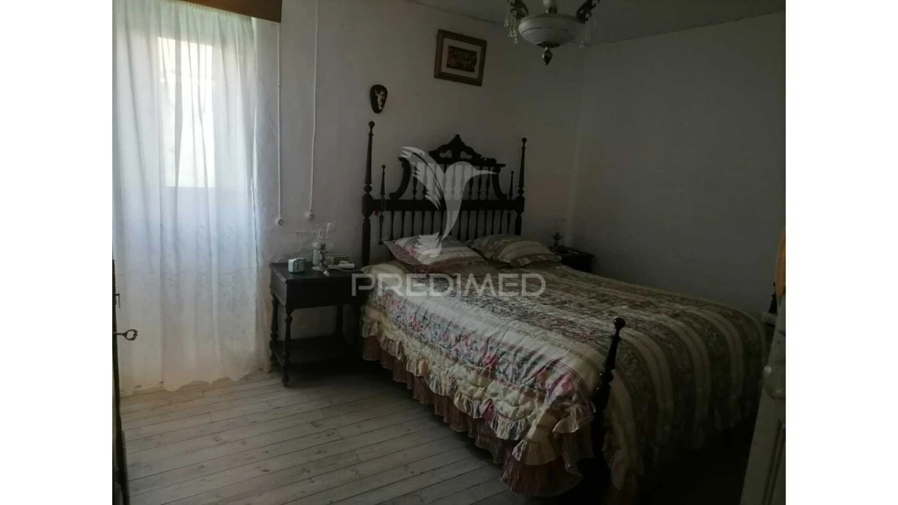 Moradia T4 para Venda em Alagoa Foto 10