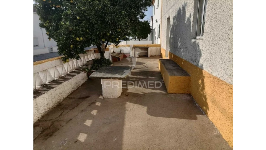 Moradia T4 para Venda em Alagoa Foto 19
