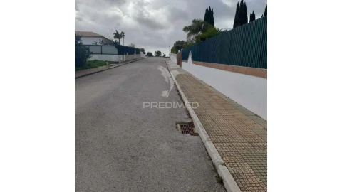 Terreno para Venda em Quelfes