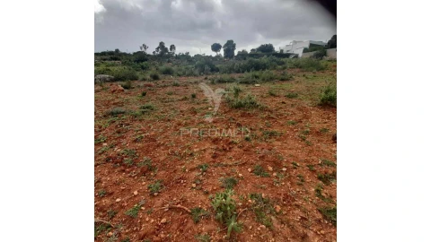 Terreno para Venda em Quelfes