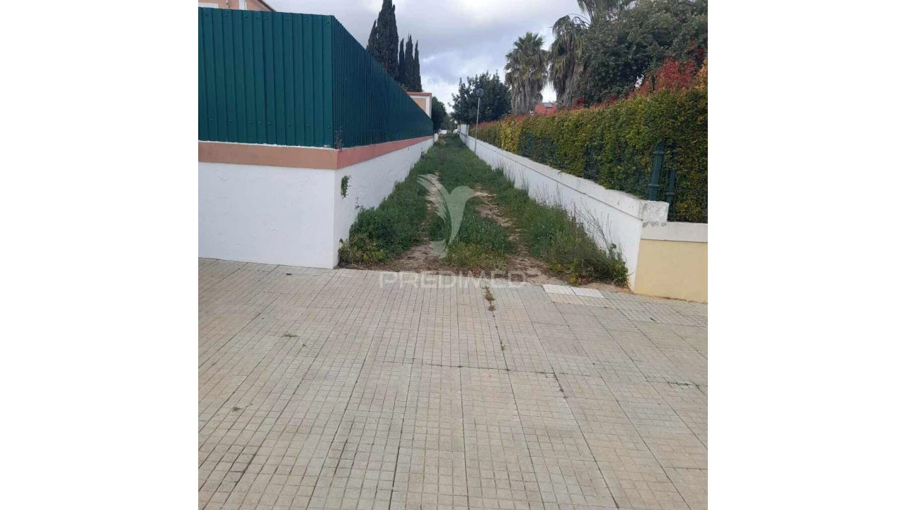 Terreno para Venda em Quelfes Foto 5