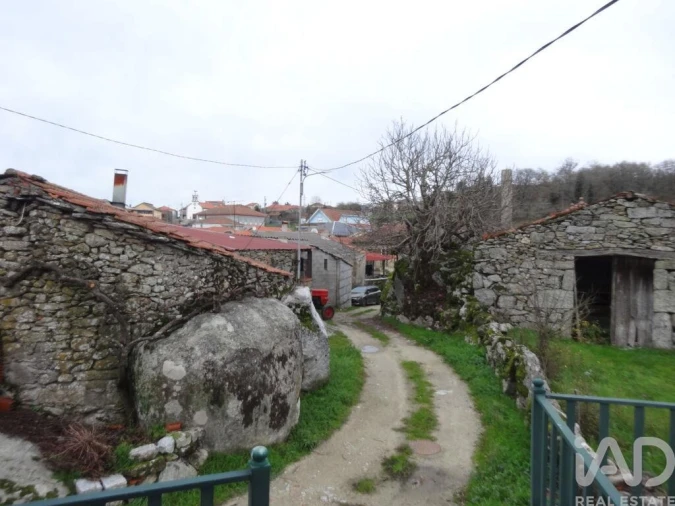 Moradia T4 para Venda em Aguas Frias Foto 21