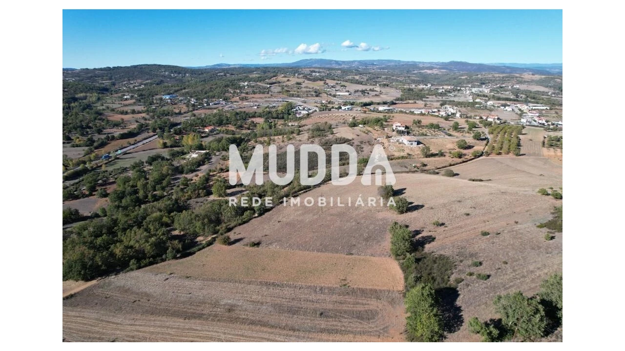 Terreno para Venda em Castro de Avelãs Foto 6