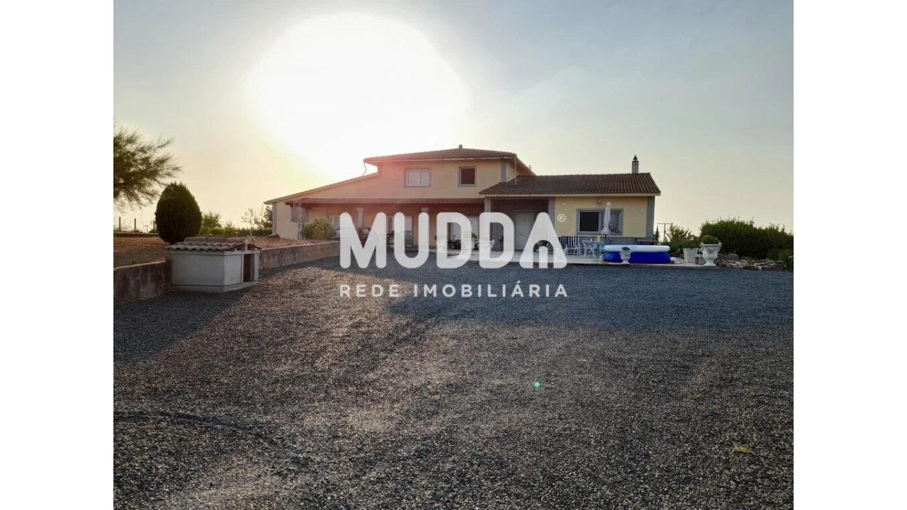 Quinta T4 para Venda em Vimioso Foto 1