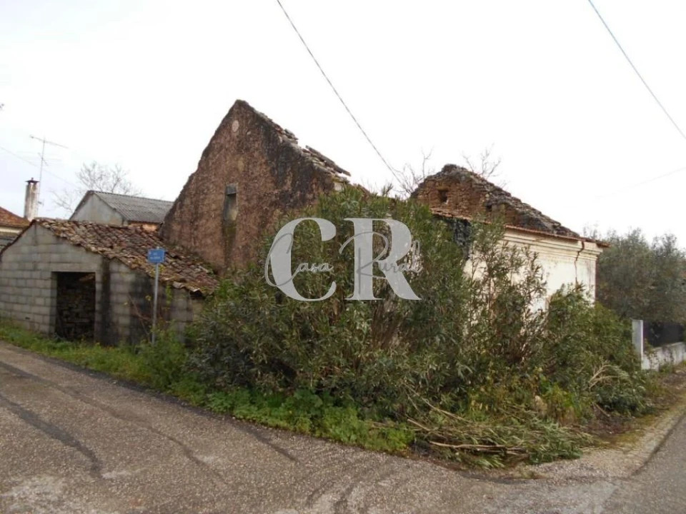 Moradia T2 para Venda em Nossa Senhora do Pranto Foto 1