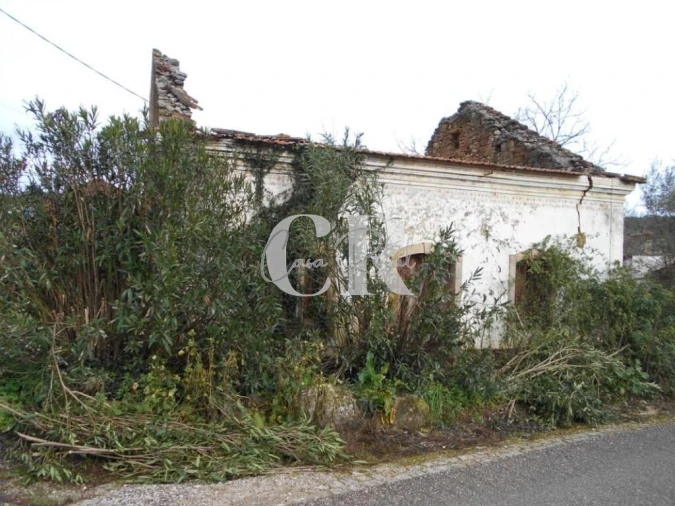 Moradia T2 para Venda em Nossa Senhora do Pranto Foto 3