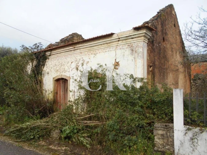 Moradia T2 para Venda em Nossa Senhora do Pranto Foto 4