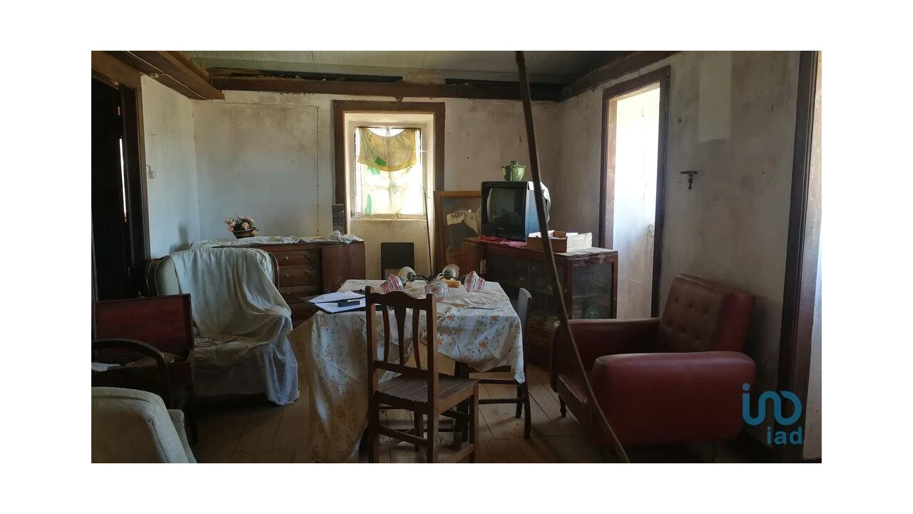 Moradia T3 para Venda em Aguda Foto 6